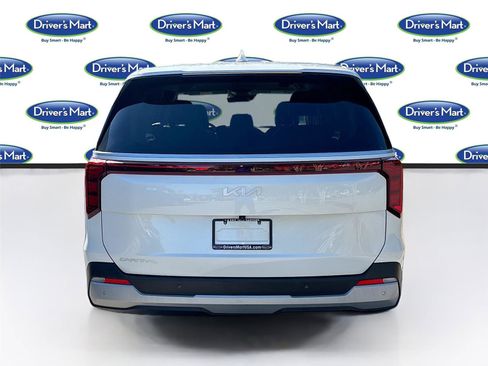 Used 2025 Kia Carnival image 6