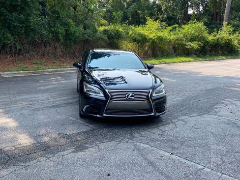 Used 2015 Lexus LS 460 w/ Comfort Package RWD image 2