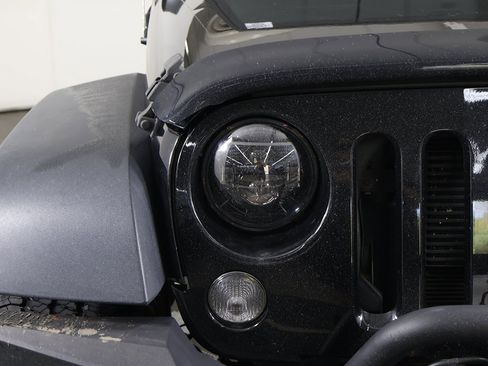 Used 2015 Jeep Wrangler Rubicon image 8