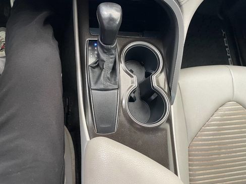 Used 2021 Toyota Camry SE image 34