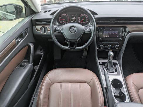 Used 2020 Volkswagen Passat 2.0T SEL image 15