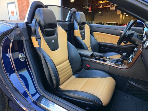 Used 2015 Mercedes-Benz SLK 250 image 27