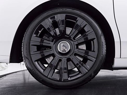 Used 2018 Rolls-Royce Ghost RWD image 33