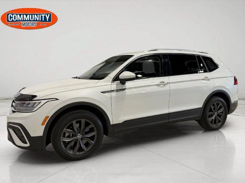 Used 2023 Volkswagen Tiguan SE AWD/4WD image 44
