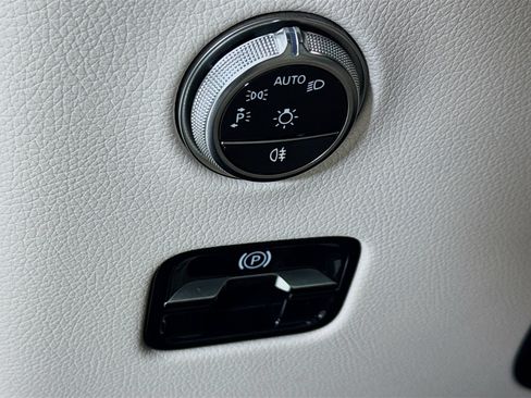 New 2026 Mercedes-Benz GLC 300 4MATIC image 11