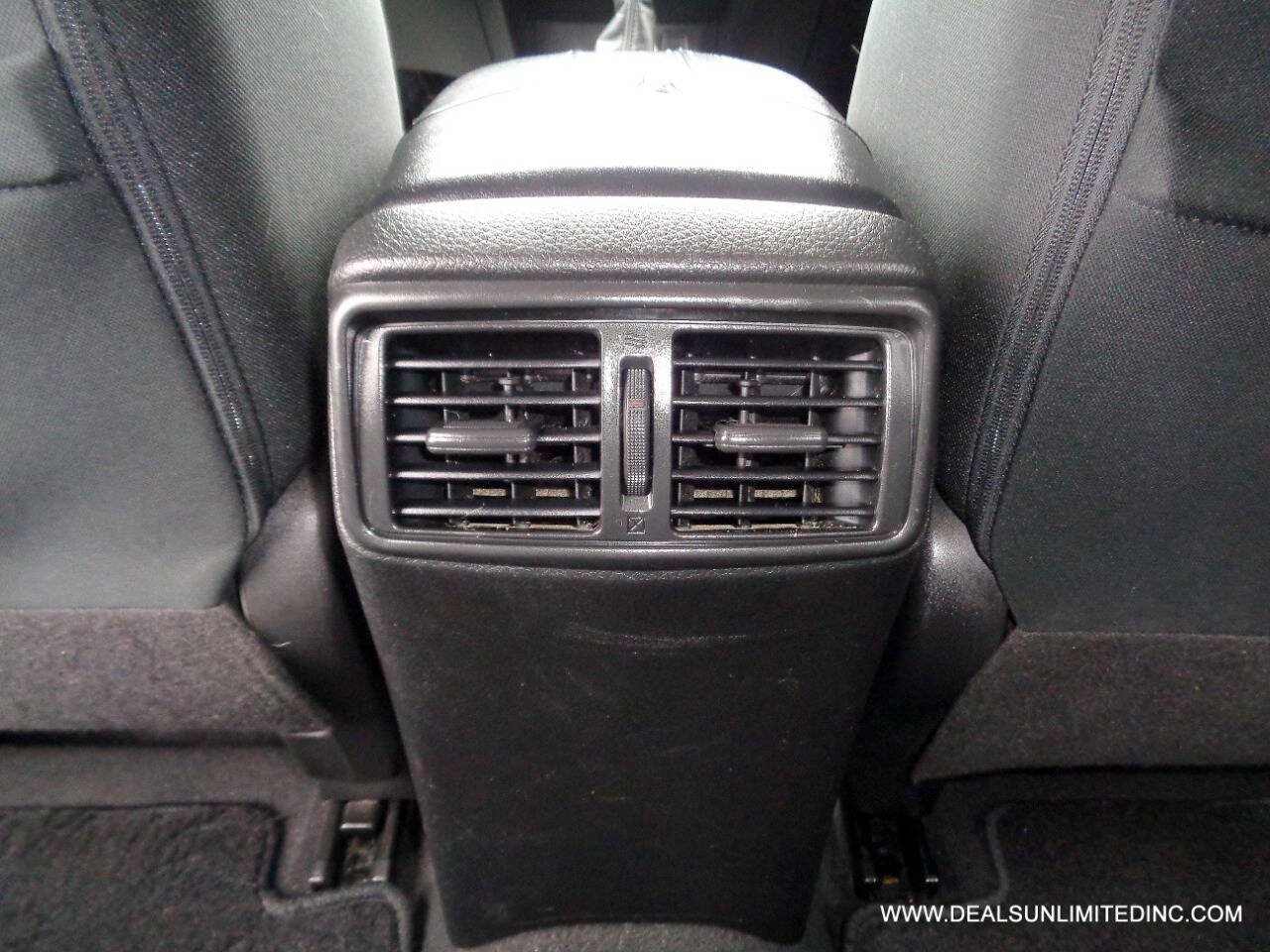 Used 2020 Nissan Rogue S w/ Special Edition Package AWD/4WD image 16