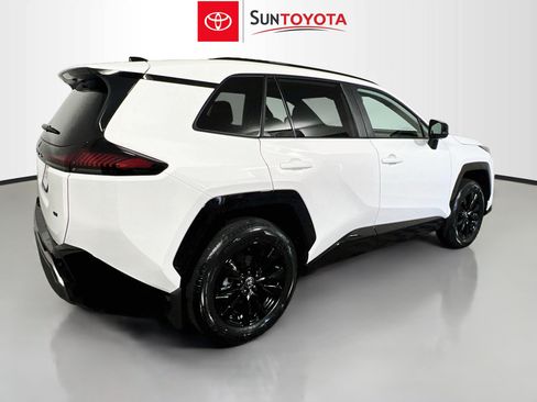 Used 2026 Toyota RAV4 SE w/ Convenience Package FWD image 4