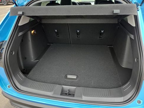 New 2026 Chevrolet Trax LT w/ Sunroof Package FWD image 6