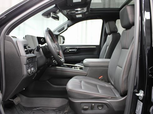 Used 2025 Chevrolet Tahoe RST image 9