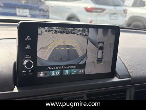 Used 2025 Honda Pilot TrailSport image 34