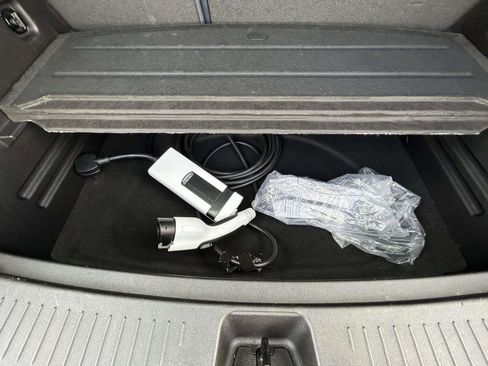 Used 2022 Chevrolet Bolt EUV Premier w/ Sun & Sound Package image 18