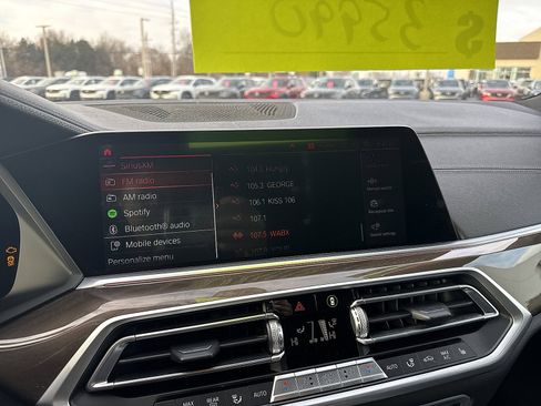 Used 2022 BMW X5 xDrive40i w/ Parking Assistance Package image 16
