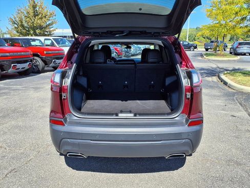 Used 2020 Jeep Cherokee Latitude Plus image 26