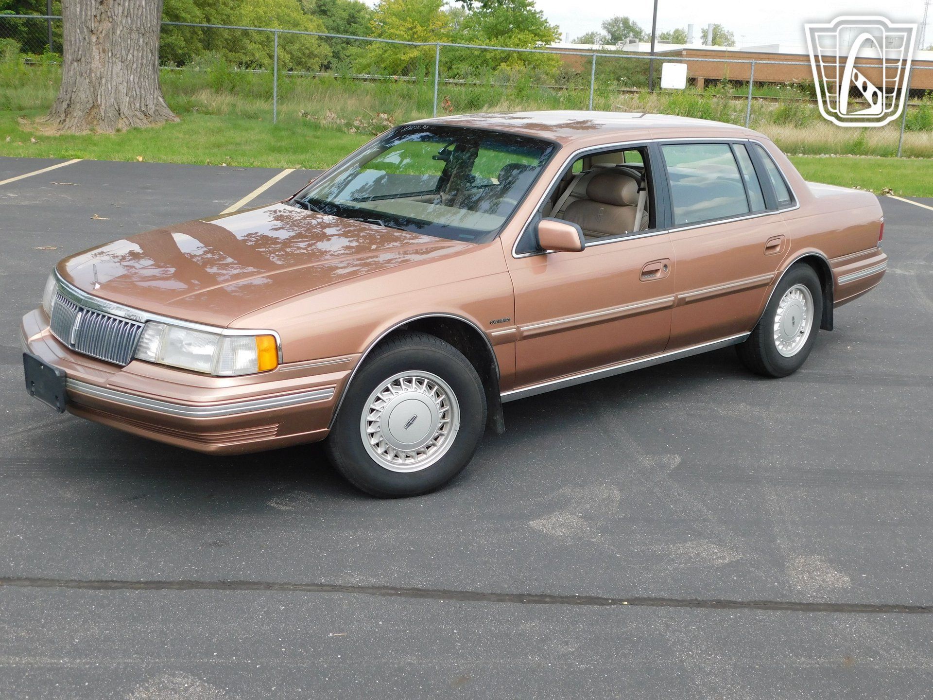 Used 1992 Lincoln Continental Executive FWD image 6