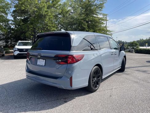 Used 2025 Honda Odyssey Sport-L image 3