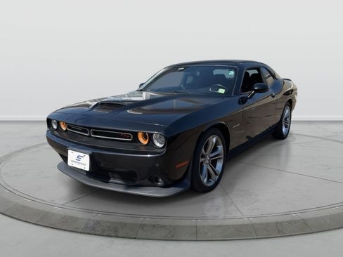 Used 2022 Dodge Challenger R/T image 3