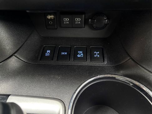 Used 2017 Toyota Highlander AWD V6 image 35