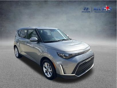 Used 2025 Kia Soul LX w/ LX Technology Package