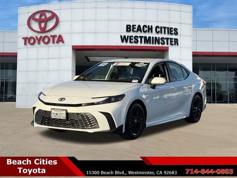 Certified 2025 Toyota Camry SE w/ Convenience Package image 7
