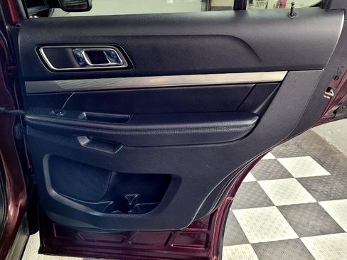 Used 2018 Ford Explorer XLT w/ Equipment Group 202A image 17