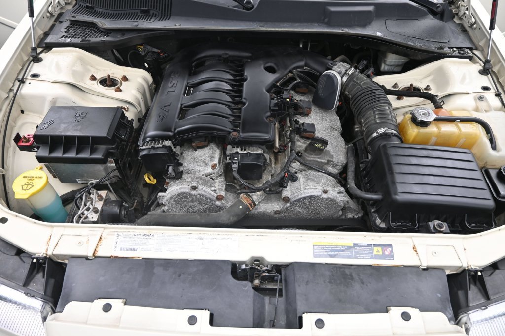 Used 2005 Chrysler 300 Touring w/ Sound Group RWD image 31