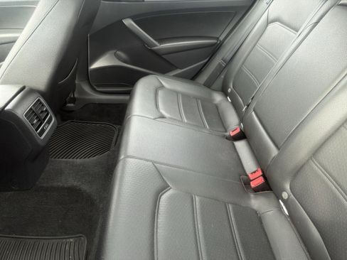 Used 2013 Volkswagen Passat 2.5 SE image 8