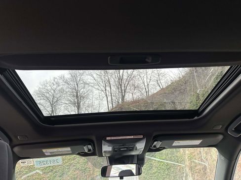 New 2025 Toyota RAV4 SE image 20