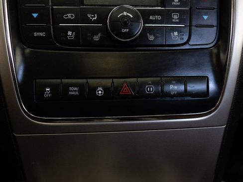 Used 2012 Jeep Grand Cherokee Overland image 33