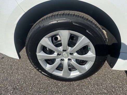 Used 2023 Toyota Corolla LE image 14