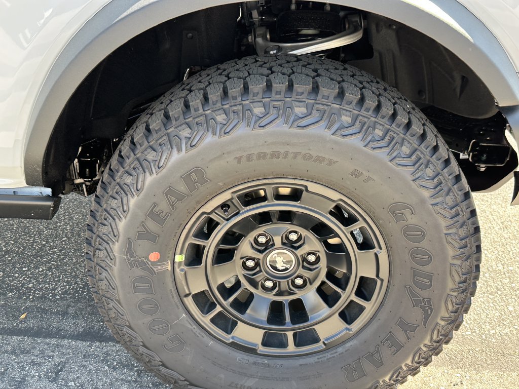New 2026 Ford Bronco Badlands w/ Sasquatch Package AWD/4WD image 14