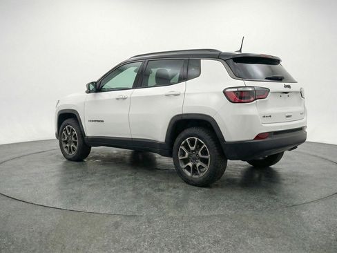 Used 2025 Jeep Compass Trailhawk AWD/4WD image 6