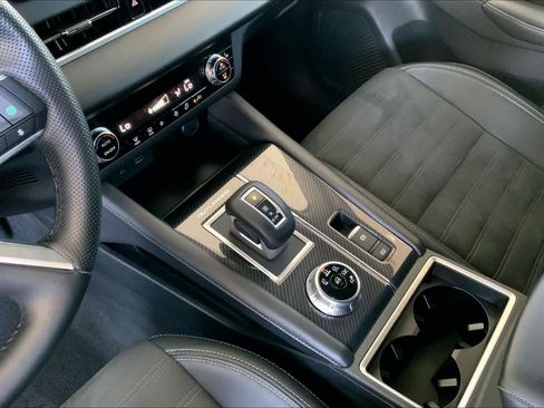 Used 2023 Mitsubishi Outlander SE image 17