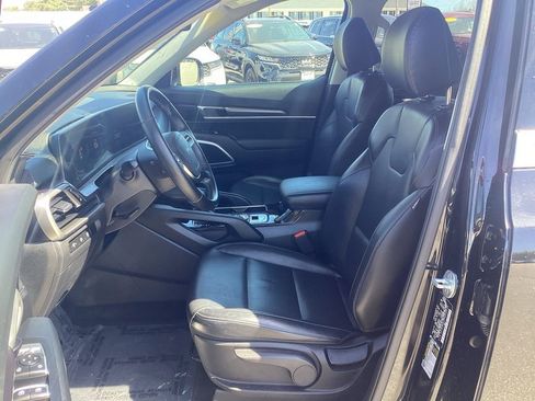 Used 2023 Kia Telluride LX AWD/4WD image 13