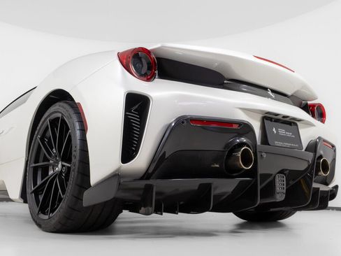 Used 2020 Ferrari 488 Pista Coupe RWD image 17