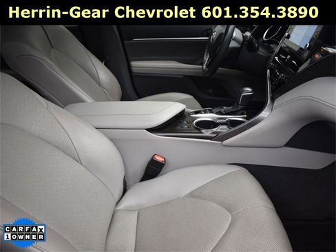 Used 2022 Toyota Camry XLE image 22