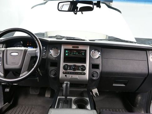 Used 2015 Ford Expedition XL image 22