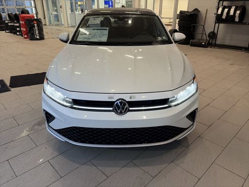 New 2026 Volkswagen Jetta SEL image 2