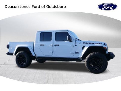 Used 2020 Jeep Gladiator Rubicon image 2