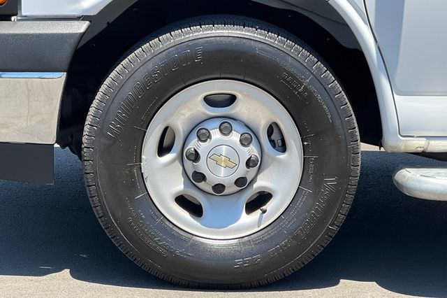 Used 2025 Chevrolet Express 2500 w/ Driver Convenience Package RWD image 32