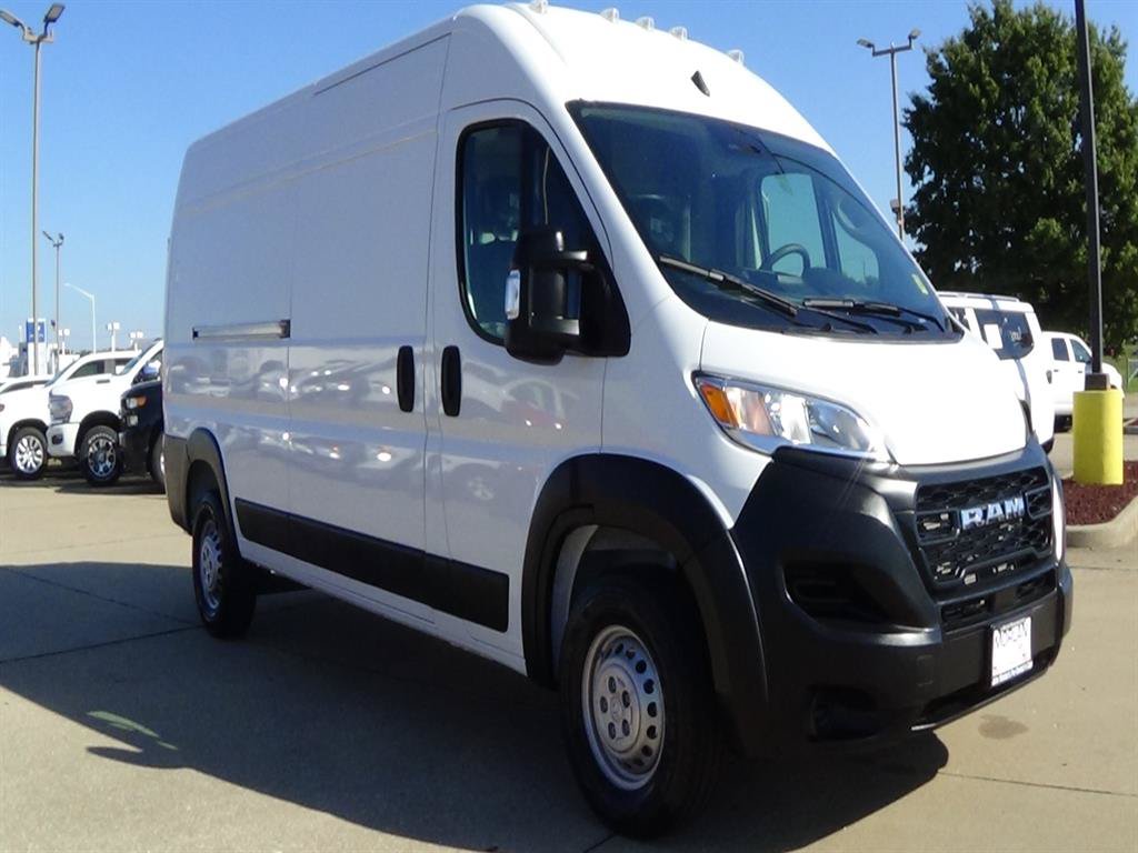 Used 2025 RAM ProMaster 2500 FWD image 4
