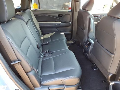 Used 2023 Honda Passport Elite image 12