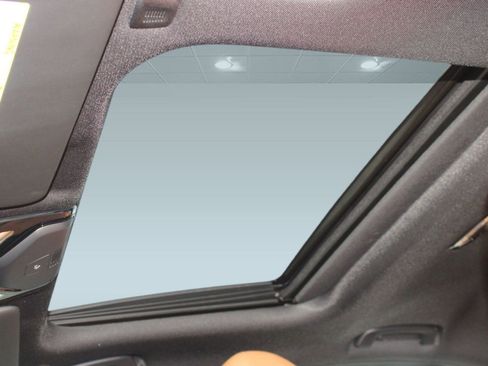 New 2026 BMW 330i Sedan w/ M Sport Package image 16