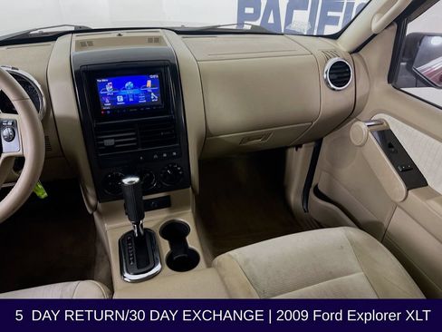 Used 2009 Ford Explorer XLT AWD/4WD image 24