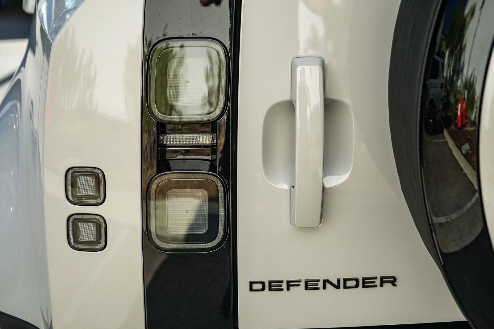 Certified 2026 Land Rover Defender 110 S AWD/4WD image 8