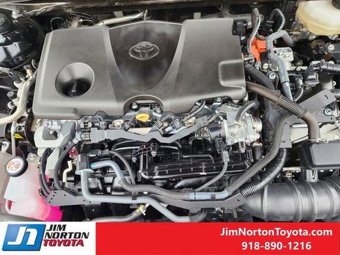 Used 2025 Toyota Camry SE image 31