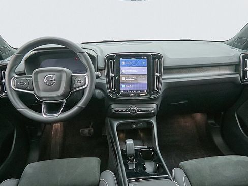 Certified 2023 Volvo XC40 Recharge Ultimate image 25