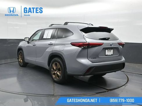 Used 2023 Toyota Highlander Bronze Edition AWD/4WD image 8