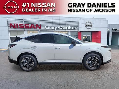 New 2025 Nissan Murano SL image 17