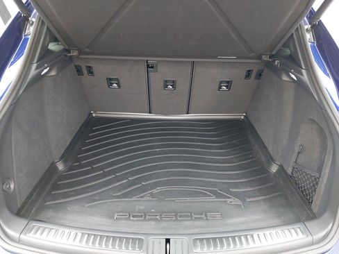 Certified 2023 Porsche Macan Turbo image 14