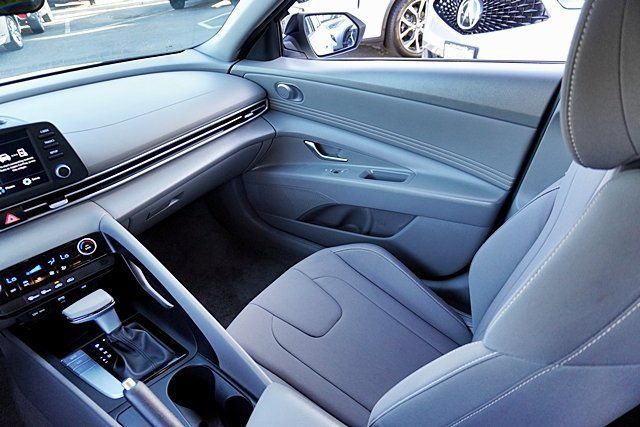 Certified 2026 Hyundai Elantra Sport FWD image 30